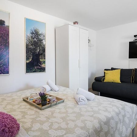Guest House Babina - Apartments King & Queen Split Exterior photo