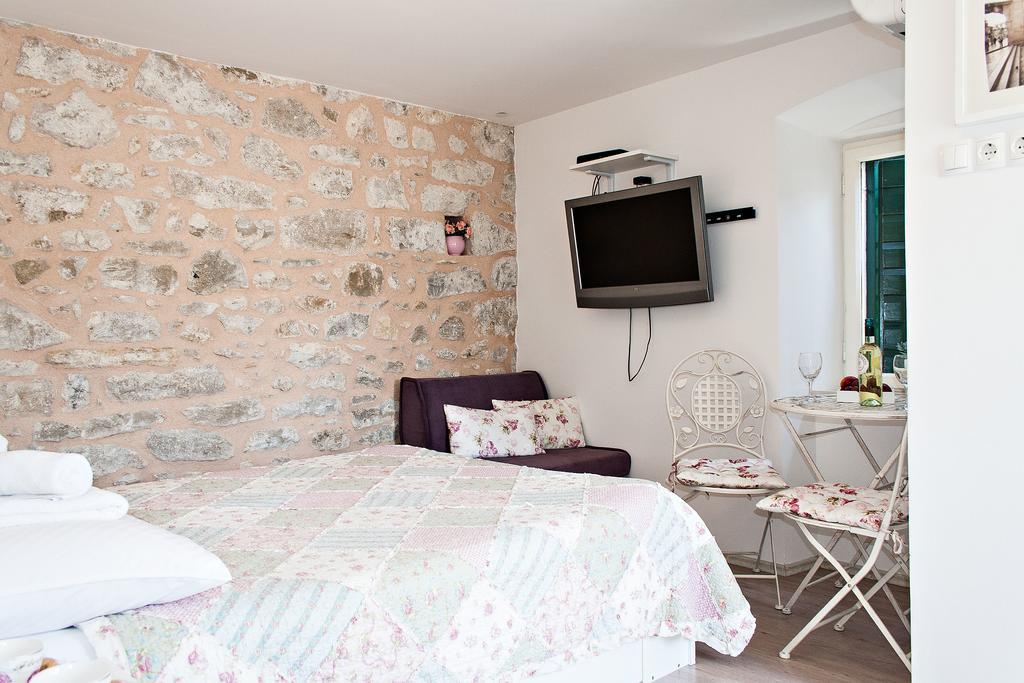 Guest House Babina - Apartments King & Queen Split Room photo