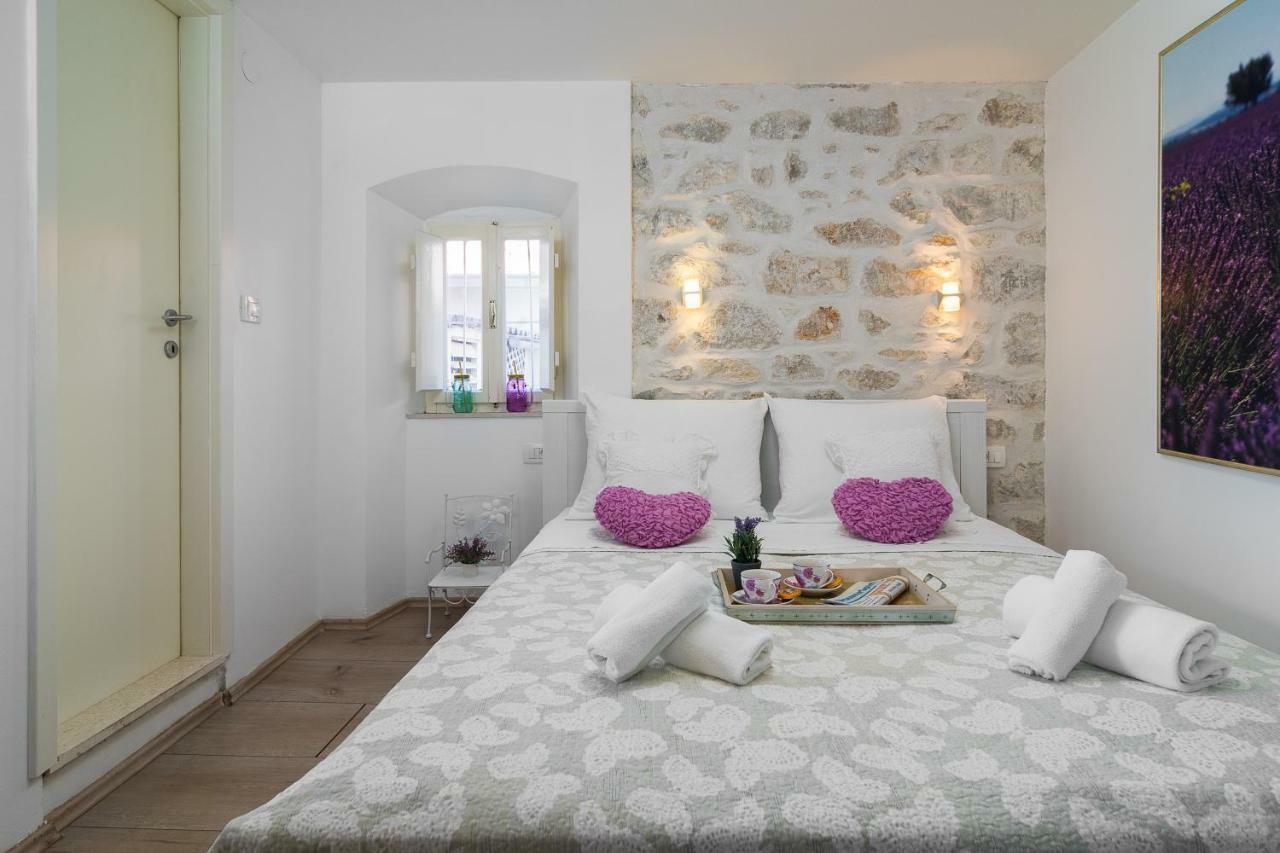 Guest House Babina - Apartments King & Queen Split Exterior photo