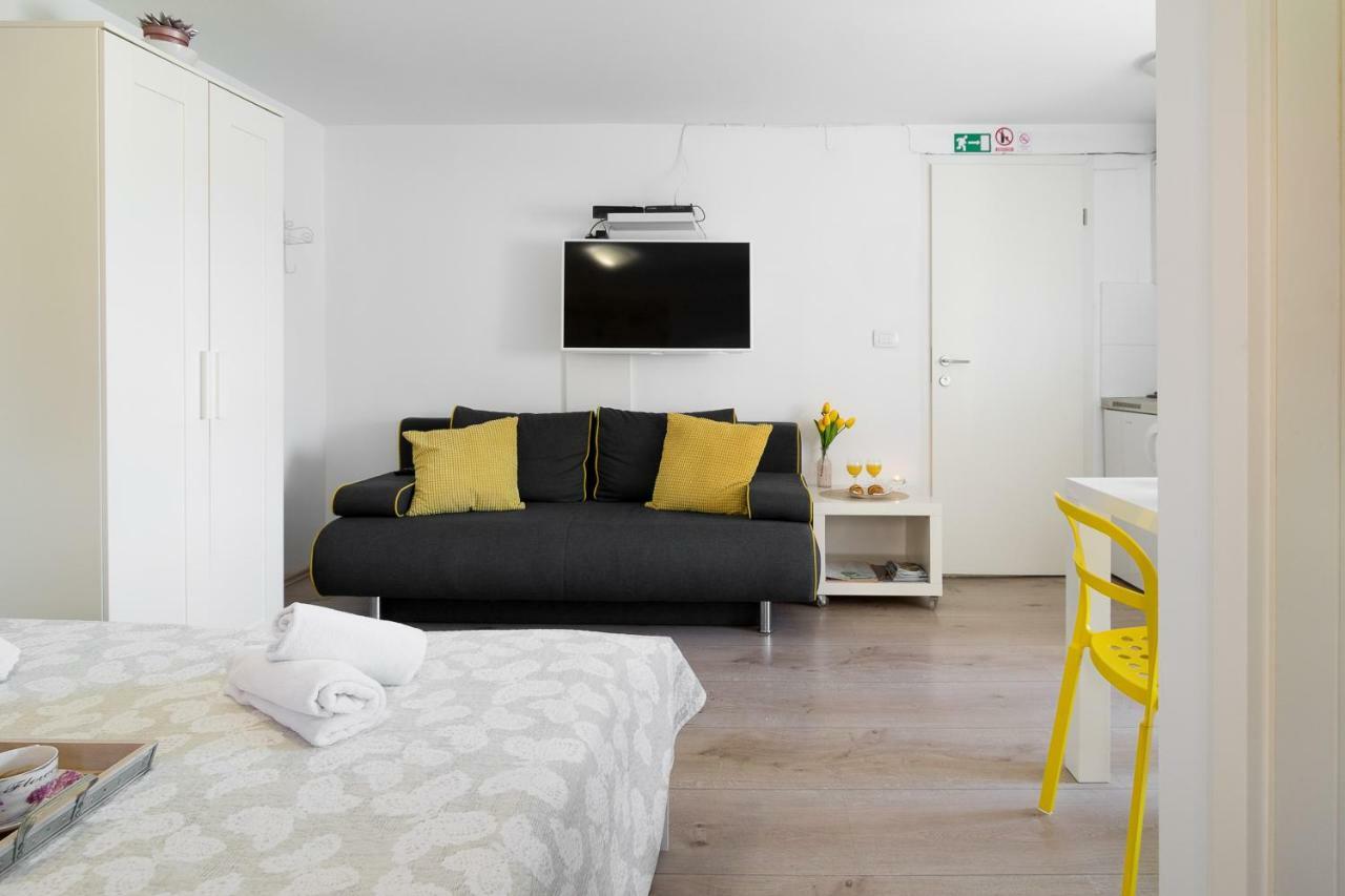 Guest House Babina - Apartments King & Queen Split Exterior photo