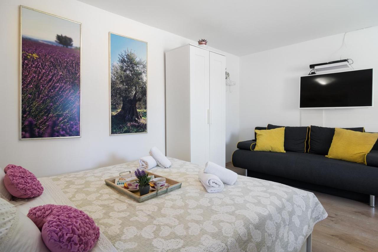 Guest House Babina - Apartments King & Queen Split Exterior photo