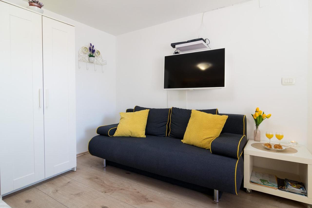 Guest House Babina - Apartments King & Queen Split Exterior photo